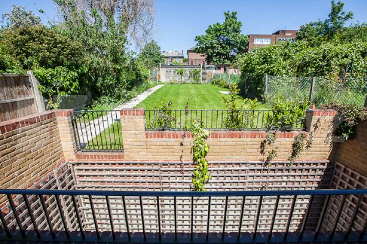 			UNDER OFFER, 1 Bedroom, 1 bath, 1 reception Apartment			 St Germans Road, Forest Hill